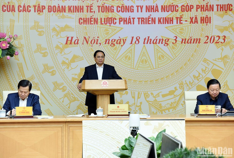 En su discurso, el premier pidió revisar meticulosamente los resultados alcanzados para identificar y solventar imperfecciones. Instó a las 19 corporaciones participantes a entender mejor su responsabilidad con los bienes y el capital del Estado, y acelerar los proyectos clave. En su discurso, el premier pidió revisar meticulosamente los resultados alcanzados para identificar y solventar imperfecciones. Instó a las 19 corporaciones participantes a entender mejor su responsabilidad con los bienes y el capital del Estado, y acelerar los proyectos clave.