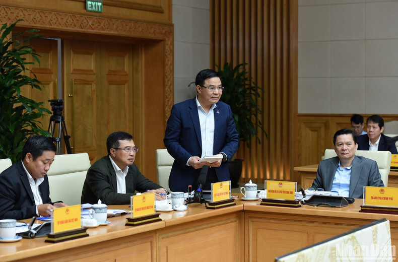 El director general del Grupo Nacional de Petróleo y Gas (PetroVietnam), Le Manh Hung. El director general del Grupo Nacional de Petróleo y Gas (PetroVietnam), Le Manh Hung.