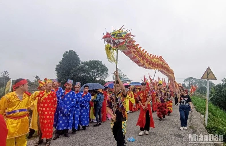 El dragón es una imprescindible figura en la procesión. El dragón es una imprescindible figura en la procesión.