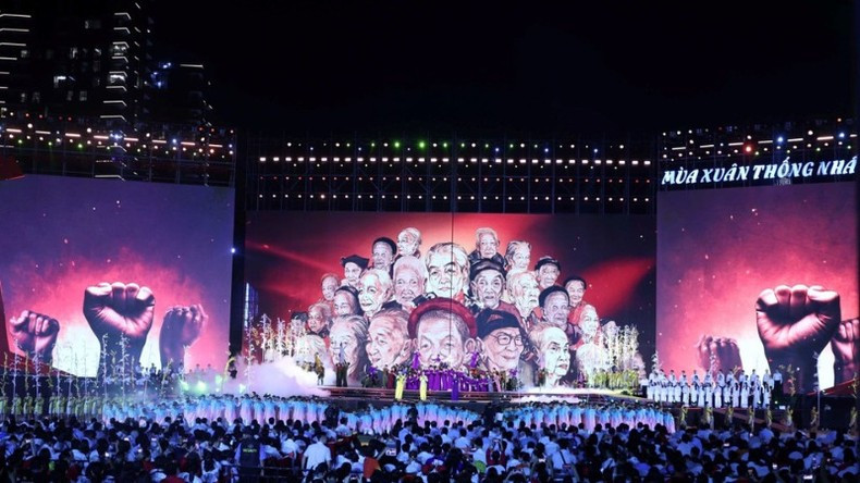 Una actuación artística en el programa. Una actuación artística en el programa.