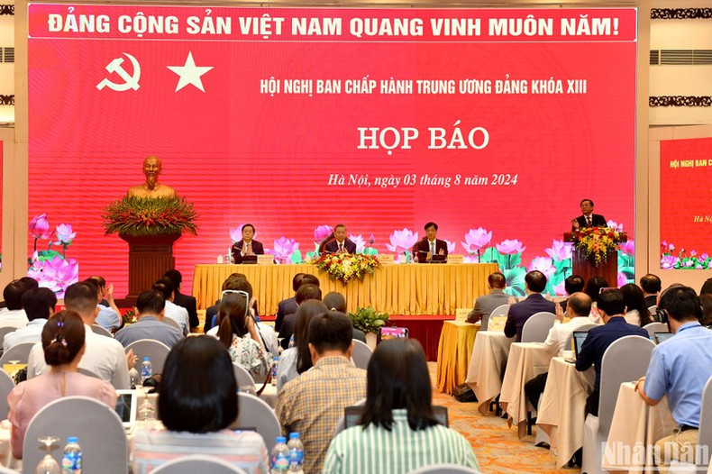 Escena de la rueda de prensa. Escena de la rueda de prensa.