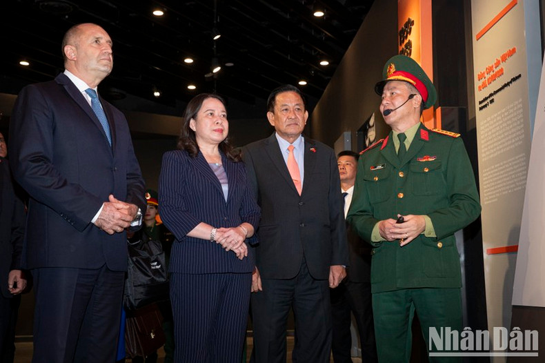 La actividad se enmarca en la visita oficial del 24 al 28 de este mes del presidente de Bulgaria a Vietnam.