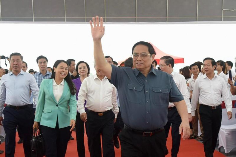 El jefe de Gobierno llega al lugar del evento. El jefe de Gobierno llega al lugar del evento.