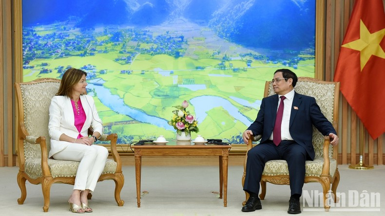 Minh Chinh valoró altamente los resultados de las actividades de la canciller de Eslovenia en el marco de su visita.