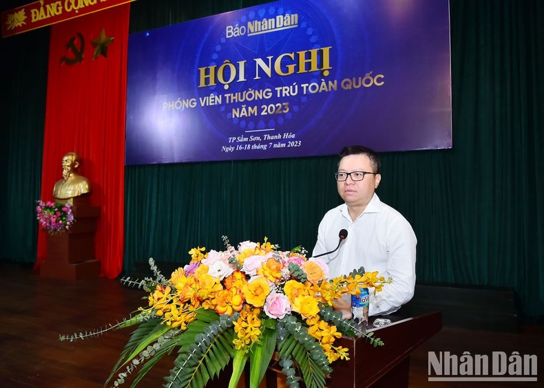 El presidente-editor de Nhan Dan, Le Quoc Minh, en su discurso. El presidente-editor de Nhan Dan, Le Quoc Minh, en su discurso.