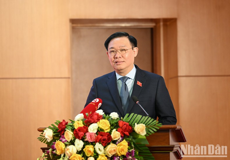 El presidente de la ANV transmite sus felicitaciones por el Tet al personal de los dos órganos. El presidente de la ANV transmite sus felicitaciones por el Tet al personal de los dos órganos.