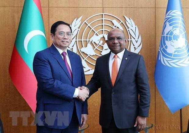 El primer ministro de Vietnam, Pham Minh Chinh, y el presidente de la Asamblea General de la mayor organización mundial, Abdulla Shahid. (Fotografía:VNA)