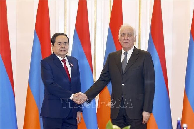 El presidente de la Asamblea Nacional de Vietnam, Tran Thanh Man, y el presidente armenio, Vahagn Khachaturyan. (Fotografía: VNA) El presidente de la Asamblea Nacional de Vietnam, Tran Thanh Man, y el presidente armenio, Vahagn Khachaturyan. (Fotografía: VNA)