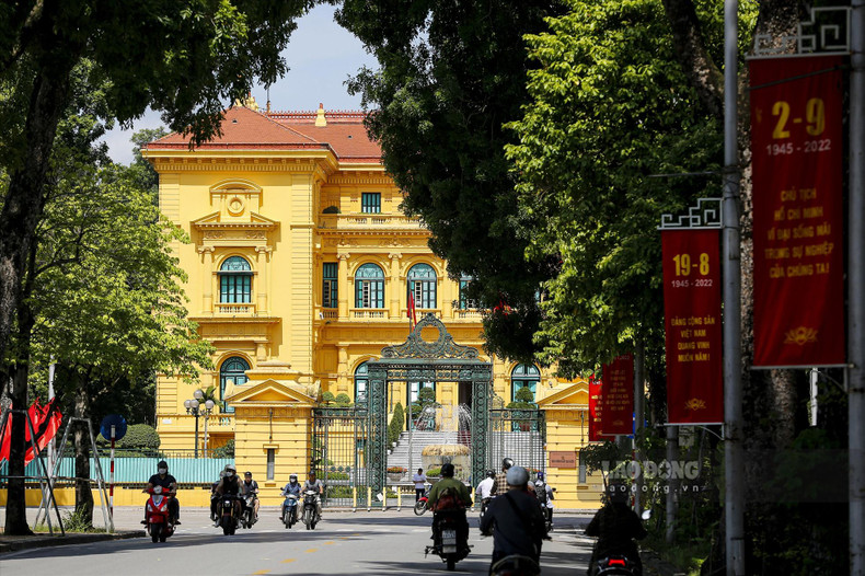 Los vietnamitas cuelgan con orgullo las banderas en su casa y en las calles cada 2 de septiembre.