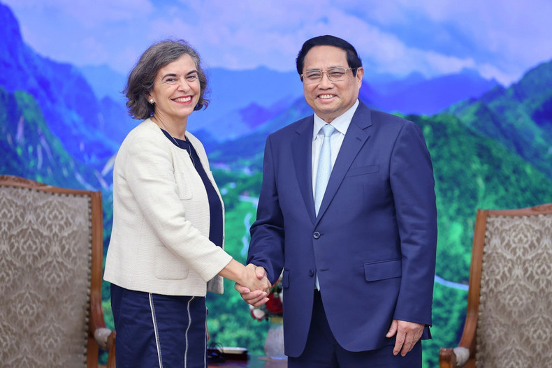 El primer ministro Pham Minh Chinh recibe a Carmen Cano De Lasala, embajadora de España en Vietnam. El primer ministro Pham Minh Chinh recibe a Carmen Cano De Lasala, embajadora de España en Vietnam.