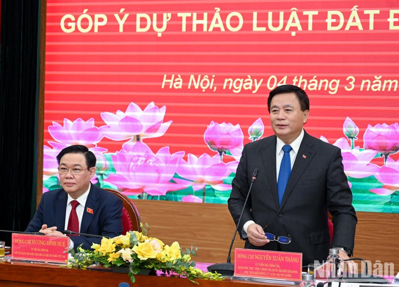 Xuan Thang en su intervención. Xuan Thang en su intervención.