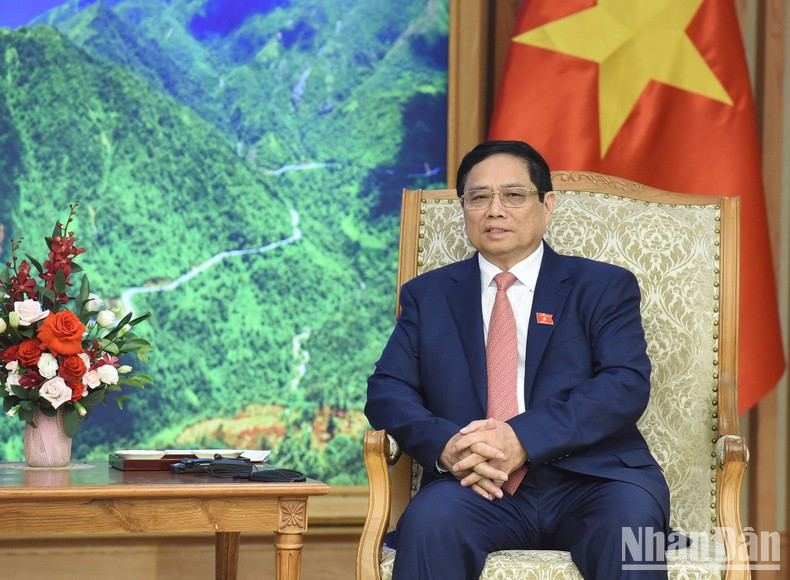 El jefe de Gobierno vietnamita da palabras.