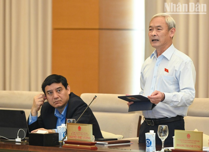 El jefe de la Comisión de Finanzas y Presupuesto del máximo órgano legislativo, Nguyen Phu Cuong. El jefe de la Comisión de Finanzas y Presupuesto del máximo órgano legislativo, Nguyen Phu Cuong.