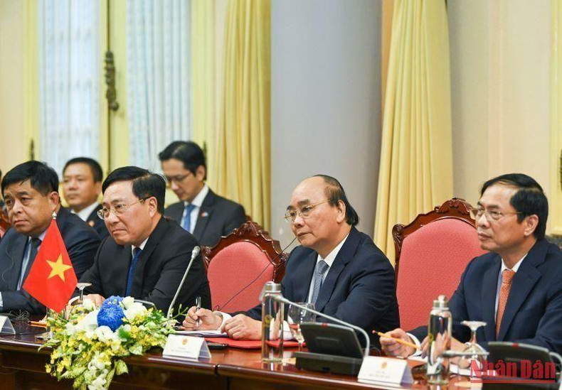 El jefe de Estado anfitrión da sus palabras. El jefe de Estado anfitrión da sus palabras.