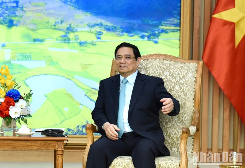 El dirigente también reafirmó la importancia concedida por su país a los EAU, uno de los mayores socios económicos de Vietnam en Oriente Medio.