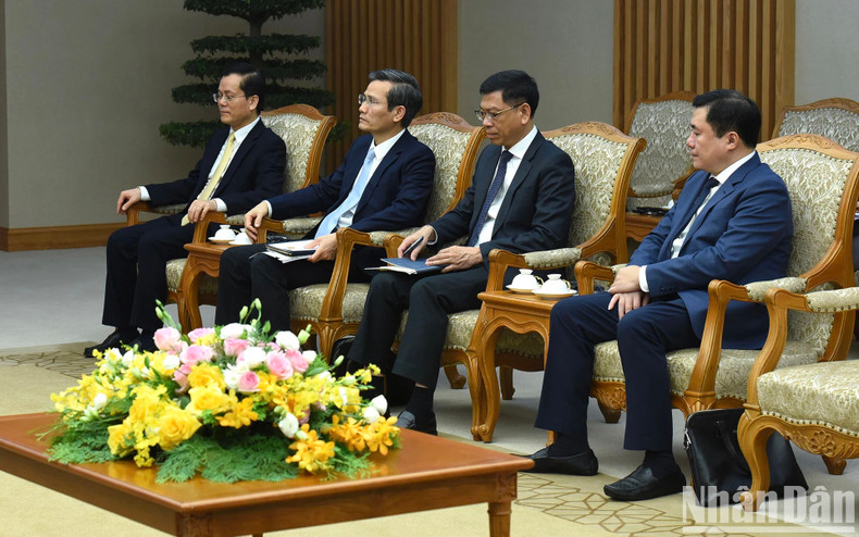 Delegados del Gobierno vietnamita en la cita. Delegados del Gobierno vietnamita en la cita.
