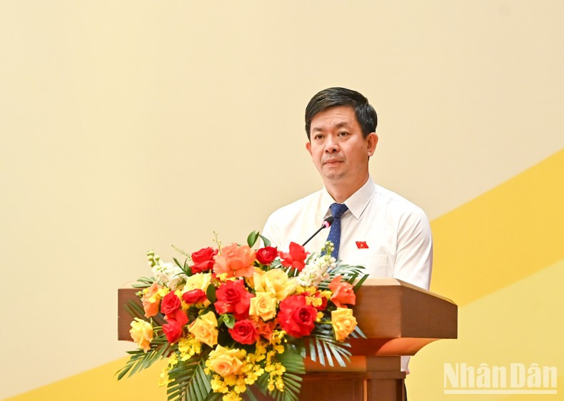 El secretario general de la AN y jefe de la Oficina Parlamentaria, Le Quang Tung. El secretario general de la AN y jefe de la Oficina Parlamentaria, Le Quang Tung.