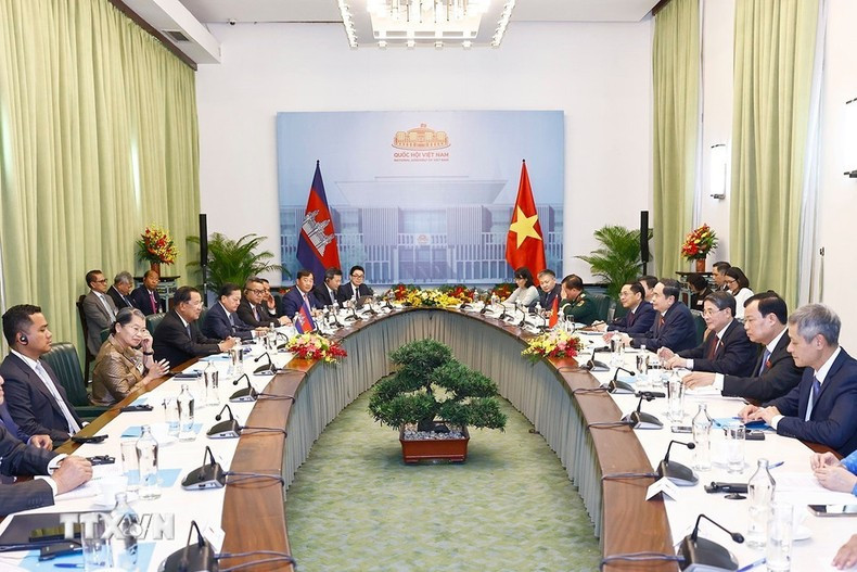 El dirigente camboyano asistirá mañana a la ceremonia conmemorativa del 50 aniversario de la liberación del Sur y la reunificación de Vietnam.