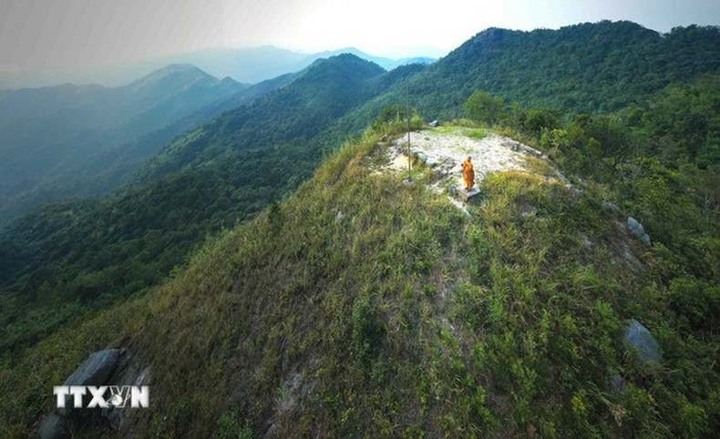 El lugar más alto de esta zona es un vestigio del antiguo monasterio. El lugar más alto de esta zona es un vestigio del antiguo monasterio.