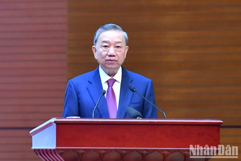 El secretario general del PCV y presidente del país, To Lam, pronuncia un discurso en su toma de posesión.