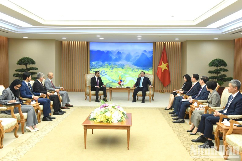 El premier solicitó a la parte emiratí trabajar activamente con el Ministerio de Industria y Comercio de Vietnam para finalizar pronto las negociaciones del CEPA.