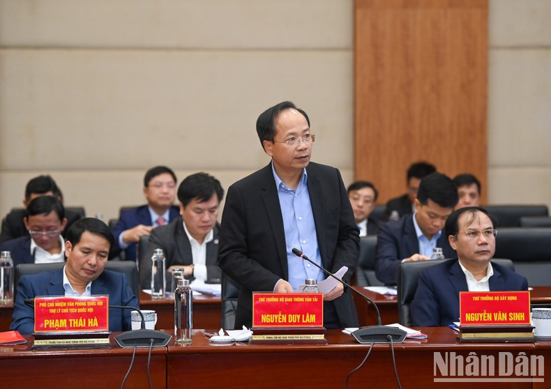 El viceministro de Transporte Nguyen Duy Lam.