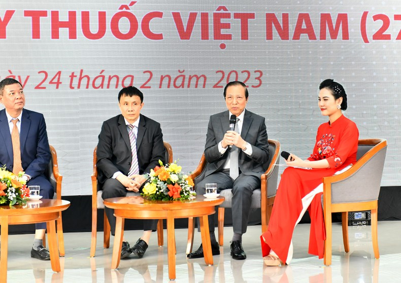 El Médico del Pueblo Do Tat Cuong, director general adjunto y presidente del Consejo Consultivo Clínico del sistema médico Vinmec. El Médico del Pueblo Do Tat Cuong, director general adjunto y presidente del Consejo Consultivo Clínico del sistema médico Vinmec.