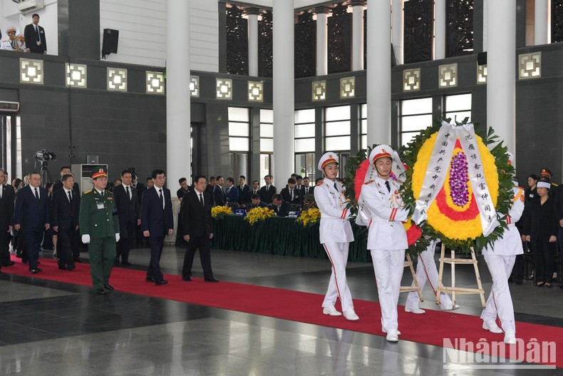 La delegación de China, encabezada por Wang Huning, miembro del Comité Permanente del Buró Político del Comité Central del PCCh, presidente del CCPPCh y representante especial del secretario general del PCCh y presidente chino, Xi Jinping.