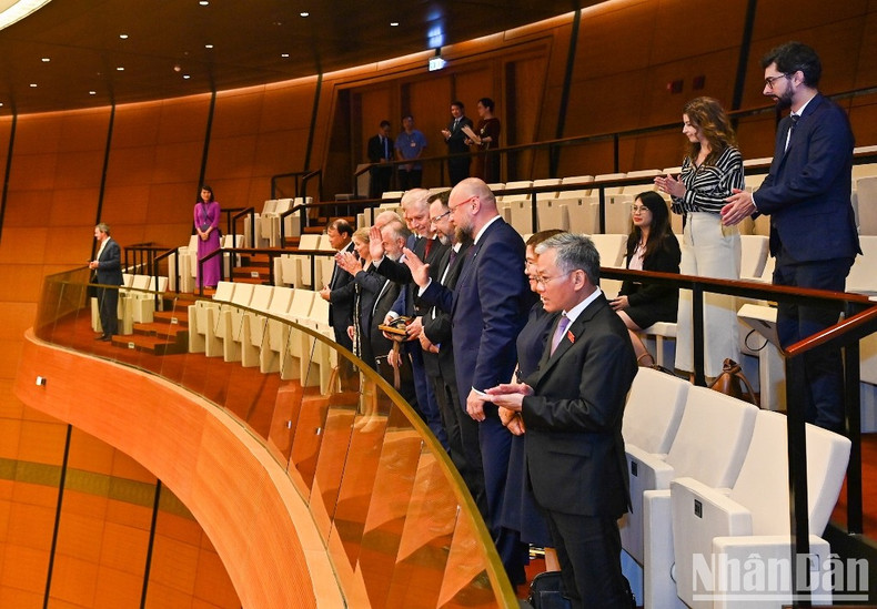 [Foto] Presidente del Parlamento vietnamita recibe a vicetitular de la cámara baja checa ảnh 9