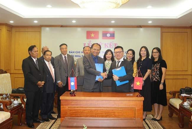 Acto de firma de la cooperación bilateral. Acto de firma de la cooperación bilateral.