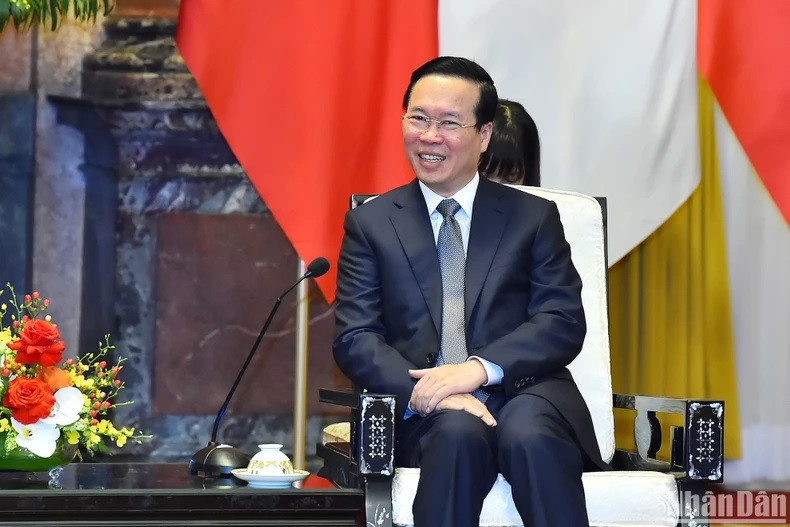 El presidente anfitrión habla en la cita. El presidente anfitrión habla en la cita.