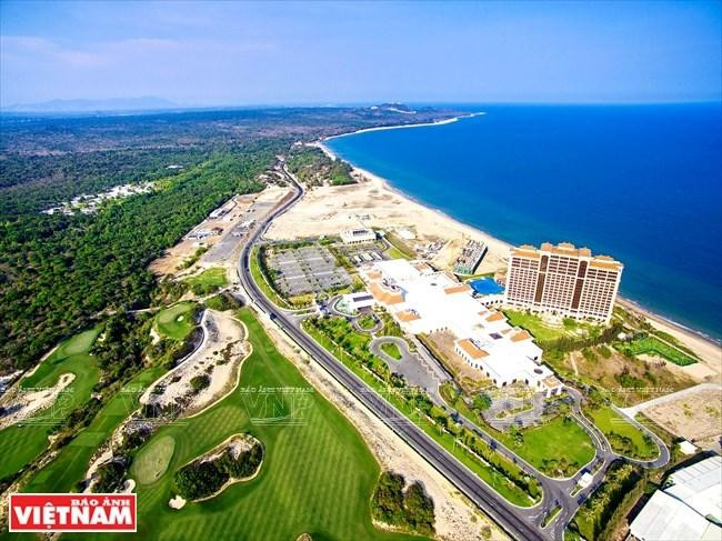 La zona turística Ho Tram con resort y centros deportivo y recreativo en proceso de construcción. La zona turística Ho Tram con resort y centros deportivo y recreativo en proceso de construcción.