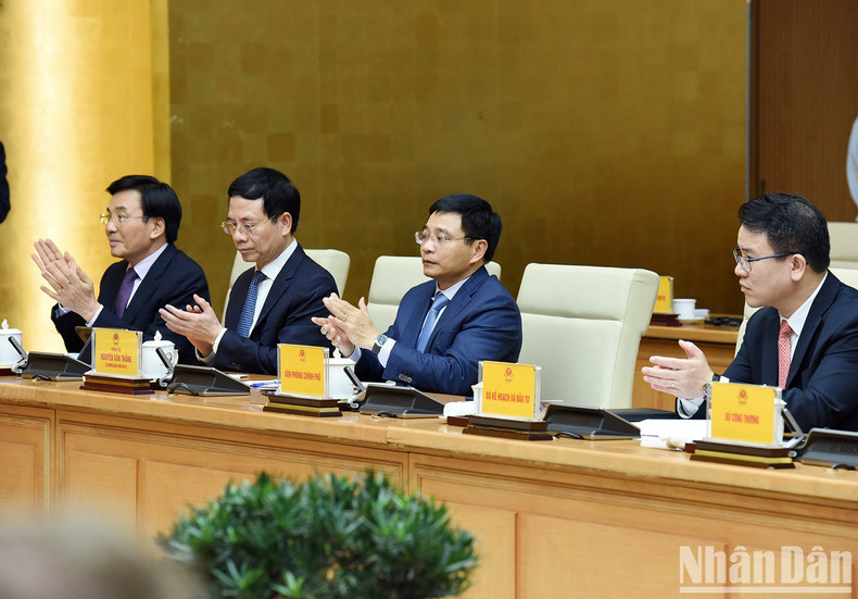 Delegados del Gobierno anfitrión. Delegados del Gobierno anfitrión.