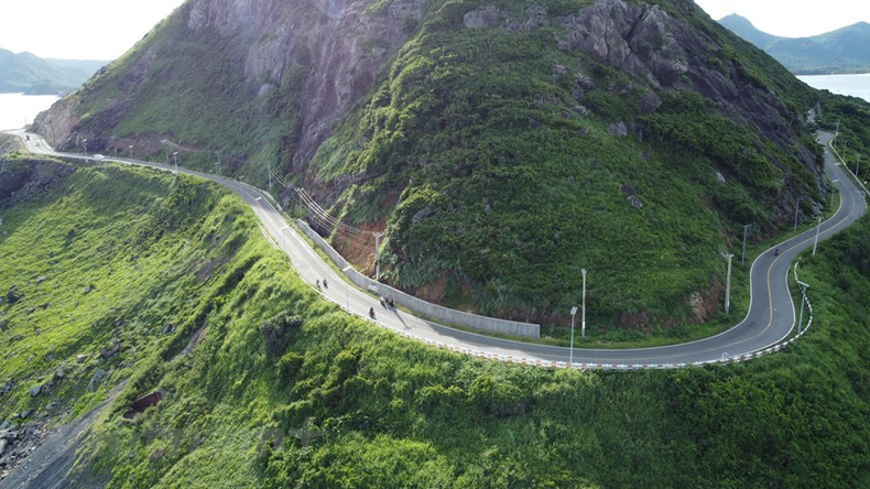 El sinuoso camino crea muchos escenarios idóneos para tirar fotos.