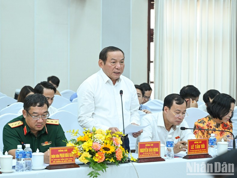 El ministro de Cultura, Deportes y Turismo, Nguyen Van Hung.