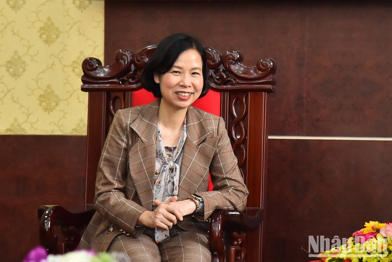 La visita se efectúa en ocasión del 72 aniversario de la primera edición del periódico partidista. La visita se efectúa en ocasión del 72 aniversario de la primera edición del periódico partidista.