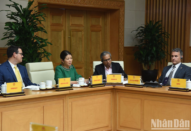 Un delegado de la corporación Lockheed Martin. Un delegado de la corporación Lockheed Martin.