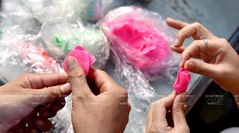 To He se elabora con diversos colores.