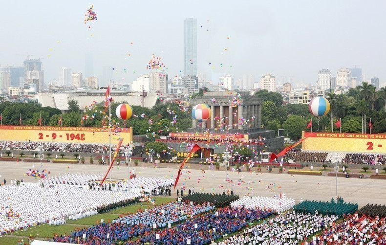 Celebración del 70 aniversario de la Revolución de Agosto (19 de agosto de 1945-19 de agosto de 2015) y el Día Nacional (2 de septiembre de 1945-2 de septiembre de 2015). (Fotografía: VNA)