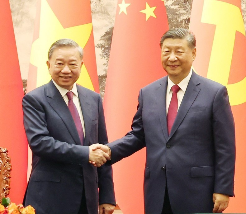El secretario general del Partido Comunista de Vietnam y presidente del país, To Lam, y su homólogo de China, Xi Jinping. El secretario general del Partido Comunista de Vietnam y presidente del país, To Lam, y su homólogo de China, Xi Jinping.