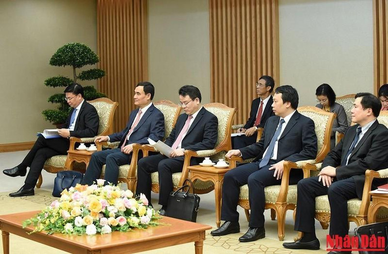 Representantes del personal ejecutivo de los ministerios y sectores de Vietnam. Representantes del personal ejecutivo de los ministerios y sectores de Vietnam.