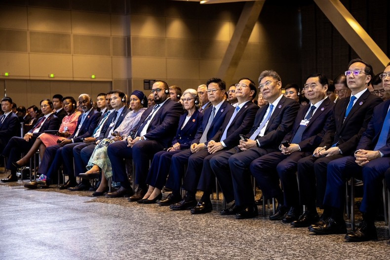 Delegados internacionales al evento. Delegados internacionales al evento.