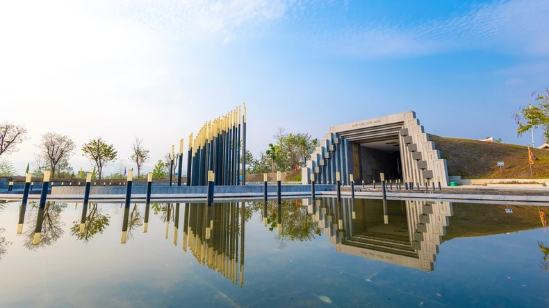 Ubicado en la colina F, barrio de Muong Thanh, ciudad de Dien Bien Phu, la construcción del Templo de los Mártires en el campo de batalla de Dien Bien Phu se inició el 13 de marzo de 2021. Ubicado en la colina F, barrio de Muong Thanh, ciudad de Dien Bien Phu, la construcción del Templo de los Mártires en el campo de batalla de Dien Bien Phu se inició el 13 de marzo de 2021.
