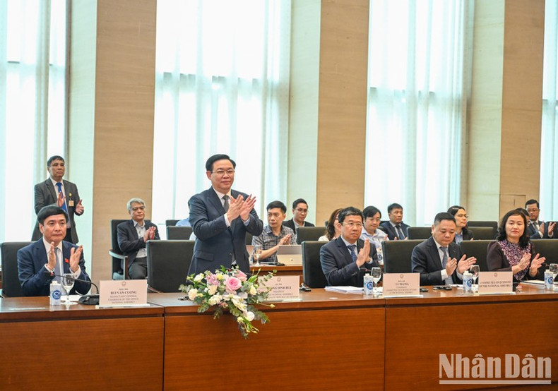 El jefe del Legislativo vietnamita en la cita, efectuada en la Casa Parlamentaria. El jefe del Legislativo vietnamita en la cita, efectuada en la Casa Parlamentaria.