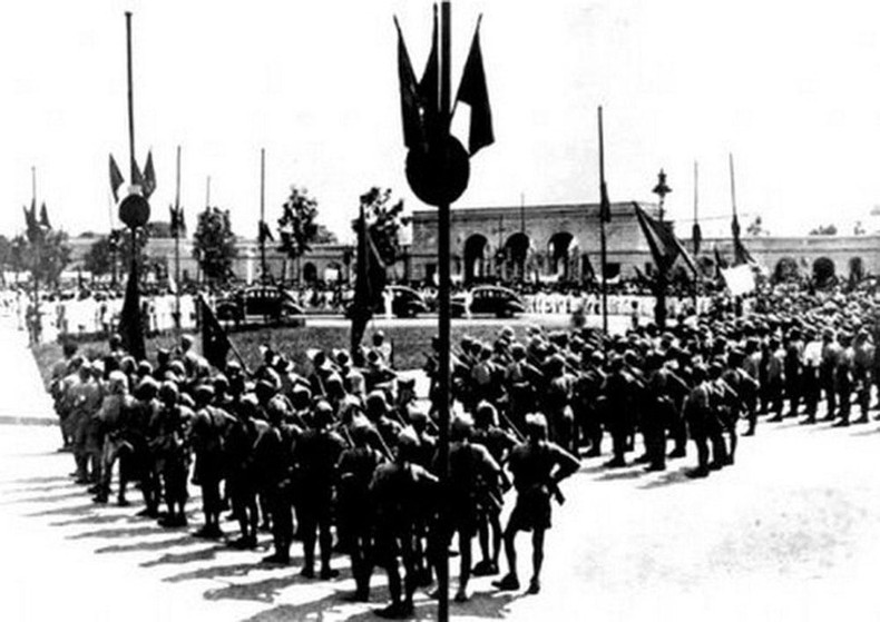 La plaza de Ba Dinh el 2 de septiembre de 1945. (Fotografía: VNA) La plaza de Ba Dinh el 2 de septiembre de 1945. (Fotografía: VNA)