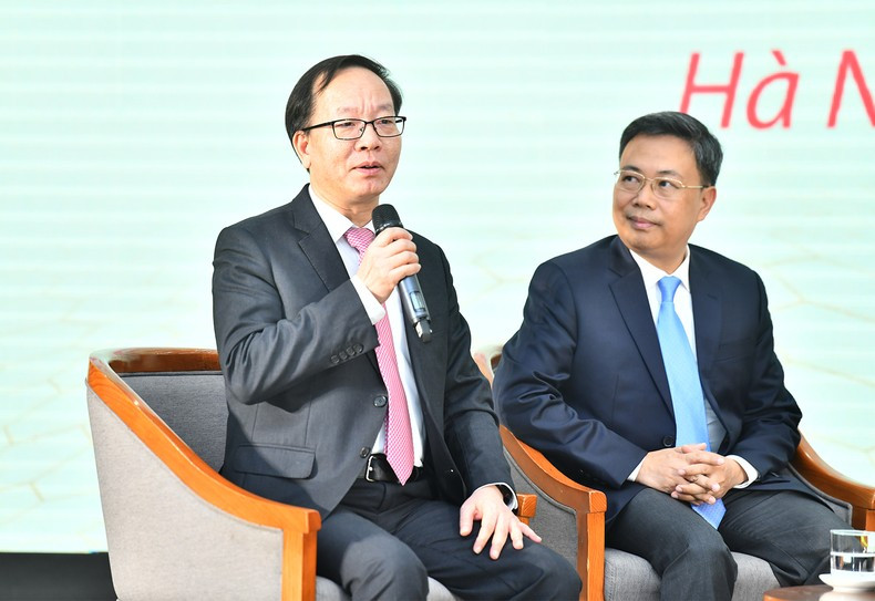 El Médico del Pueblo Tran Minh Dien, director del Hospital Central de Pediatría. El Médico del Pueblo Tran Minh Dien, director del Hospital Central de Pediatría.