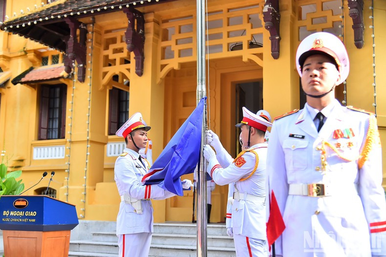 El protocolo se realiza con solemnidad.