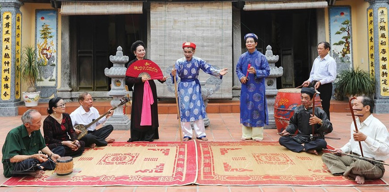 La aldea de Khuoc es el lugar que alberga el más fuerte movimiento de la interpretación del Cheo y aún se conservan allí muchas obras originales. (Fotografía: Revista Ilustrada de Vietnam) La aldea de Khuoc es el lugar que alberga el más fuerte movimiento de la interpretación del Cheo y aún se conservan allí muchas obras originales. (Fotografía: Revista Ilustrada de Vietnam)