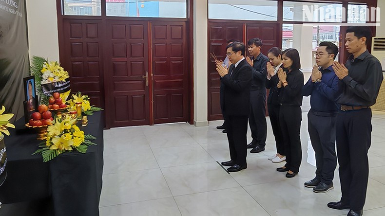El acto fúnebre en el Consulado General de Vietnam en Sihanoukville.