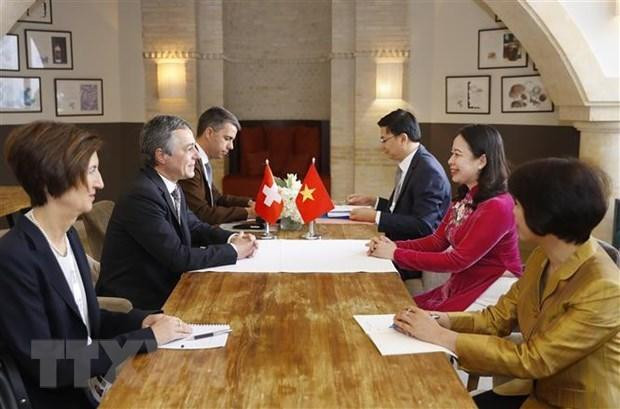 Panorama de la reunión entre la vicepresidenta de Vietnam, Vo Thi Anh Xuan, y el presidente de Suiza, Ignazio Cassis. (Fotografía: VNA)